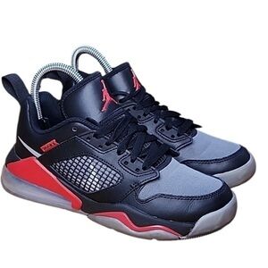 Nike Air Jordan Mars 270 Red & Black Classic Sneakers Women's Size 5.5 Youth 4